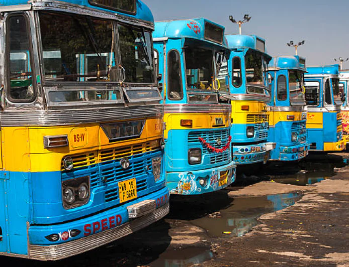 कोलकाता में किस रूट पर कौन-सी बस चलती है? जानें पूरी सूची यहां!